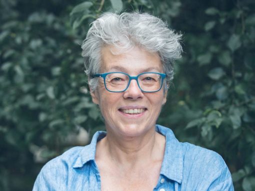Marie Docher est photographe, réalisatrice et activiste féministe. Elle est l'autrice de Et l'amour aussi