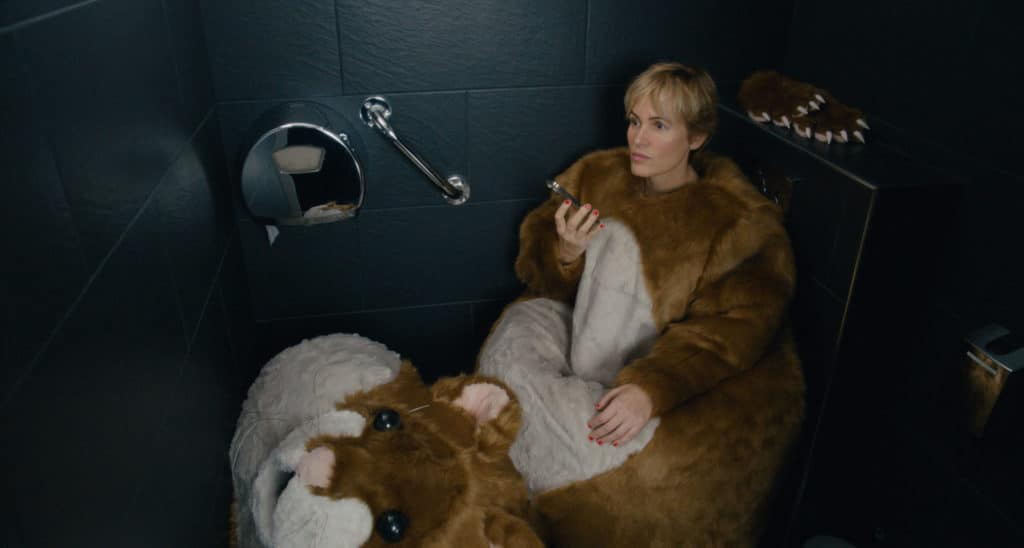 Judith Godrèche déguisée en hamster dans sa série Icon of French Cinema. « L’humour ça me protège », dit-elle. DAVID KOSKAS